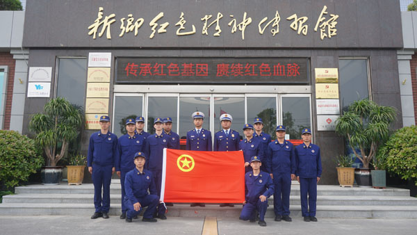 館前合影.jpg 館前合影.jpg